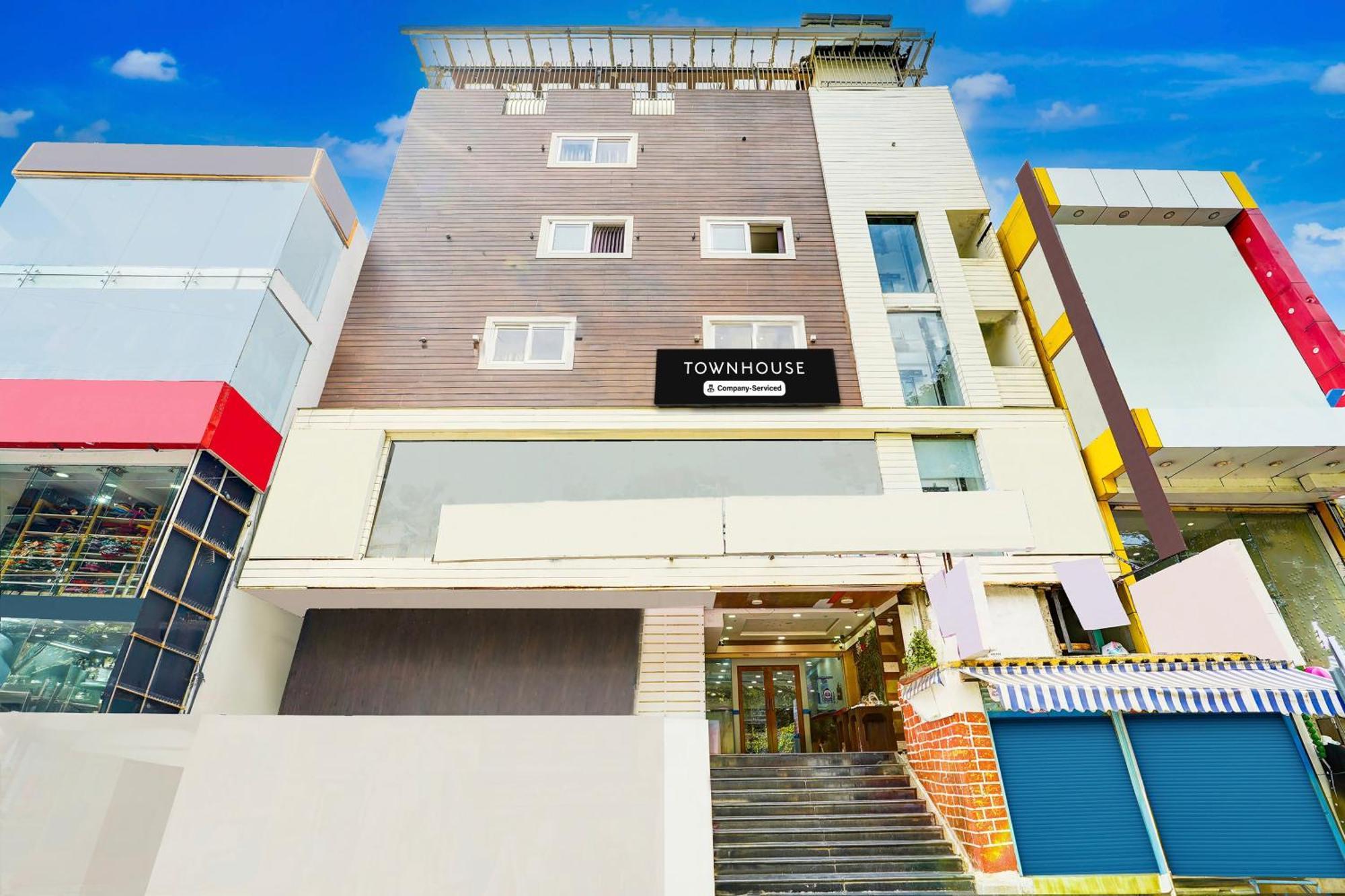 Super Townhouse Mg Road Near Commercial Street Bengaluru Kültér fotó