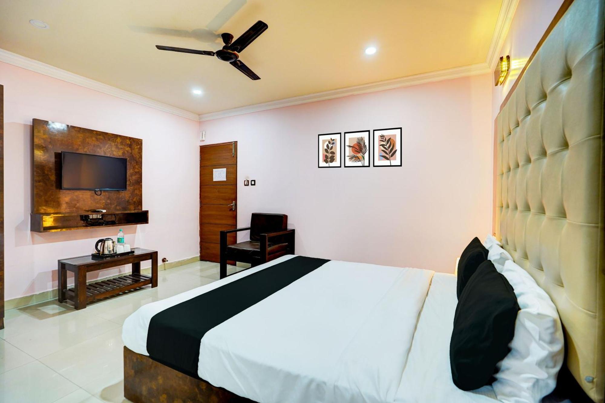 Super Townhouse Mg Road Near Commercial Street Bengaluru Kültér fotó