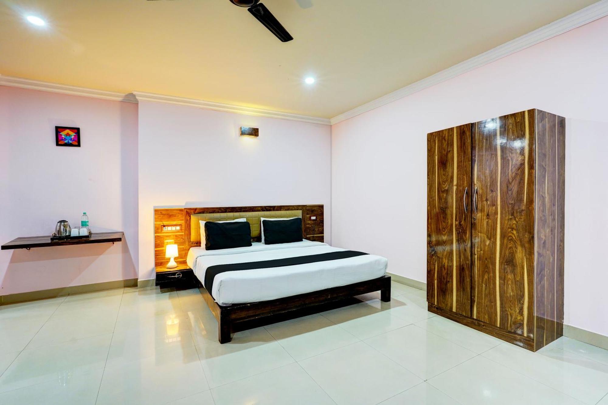 Super Townhouse Mg Road Near Commercial Street Bengaluru Kültér fotó